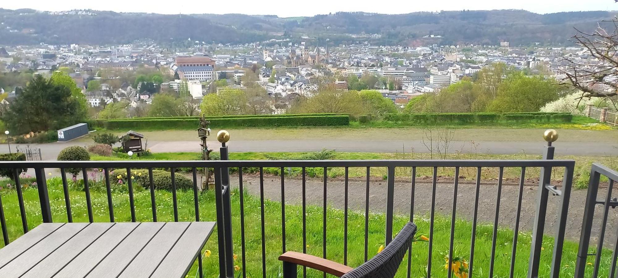 Ferienwohnungen Petrisberg Trier Rum bild